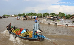 Can Tho cai rang floating market