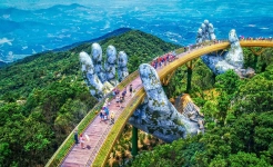 Da nang Golden Bridge