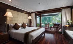 Glory Legend Cruise Exclusive suite