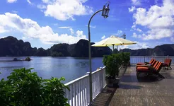 Indochina Sails sundesk