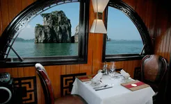 Lamour Junk dinning room