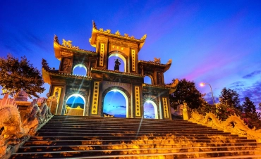Danang & Hoi An Tour: Beaches, Culture & Heritage