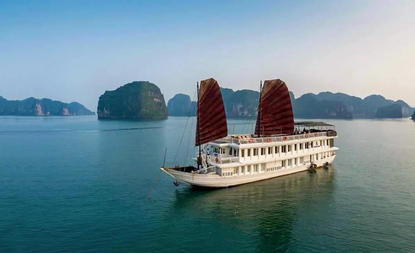 Garden Bay Legend Cruise - Bai Tu Long Bay 2 Days 1 Night