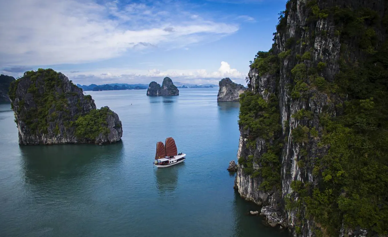 L'amour cruise - Bai Tu Long Bay 3 Days 2 Nights